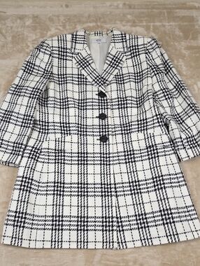 Le Suit Black & White Blazer
